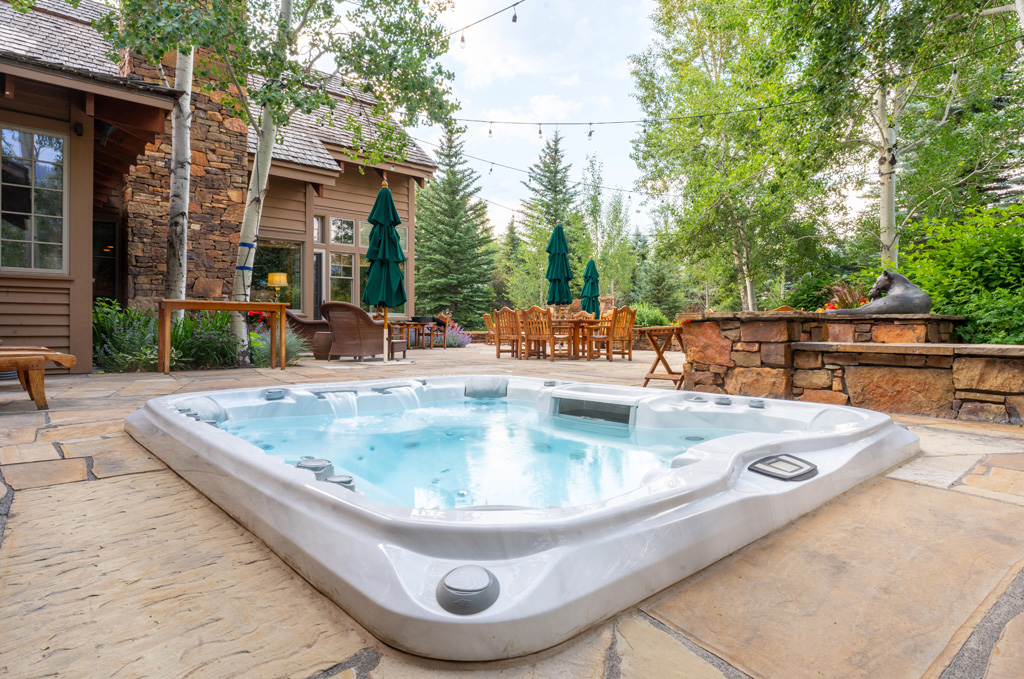 High-Elevarion-Hot-Tubs-shop-banner